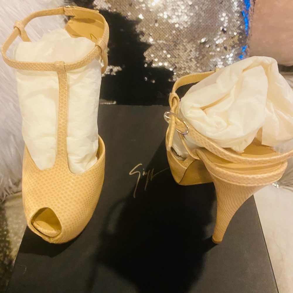 Beige Giuseppe Zanotti Peep Toe T-Strap Shoes